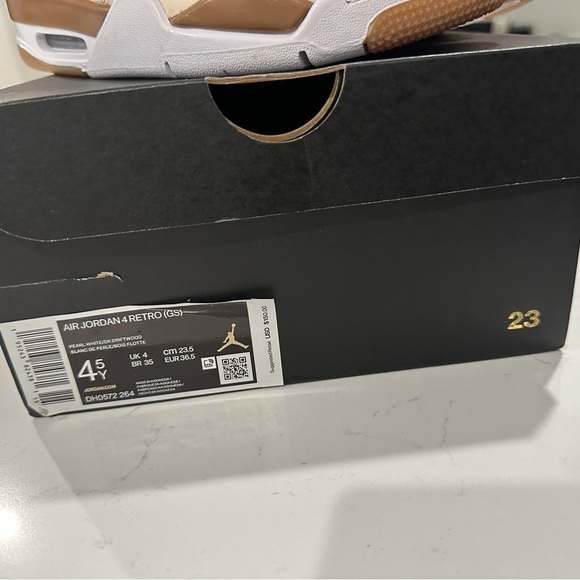 Retro Jordan 4 - Picture 2 of 4